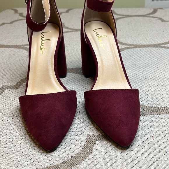 Lulu’s Ellarose Burgundy Suede Ankle Strap closed toe 4” block heels - Picture 5 of 15